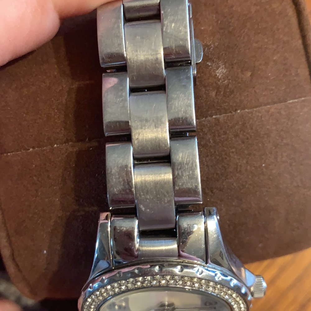Women’s Michael Kors silver watch - Picture 6 of 8